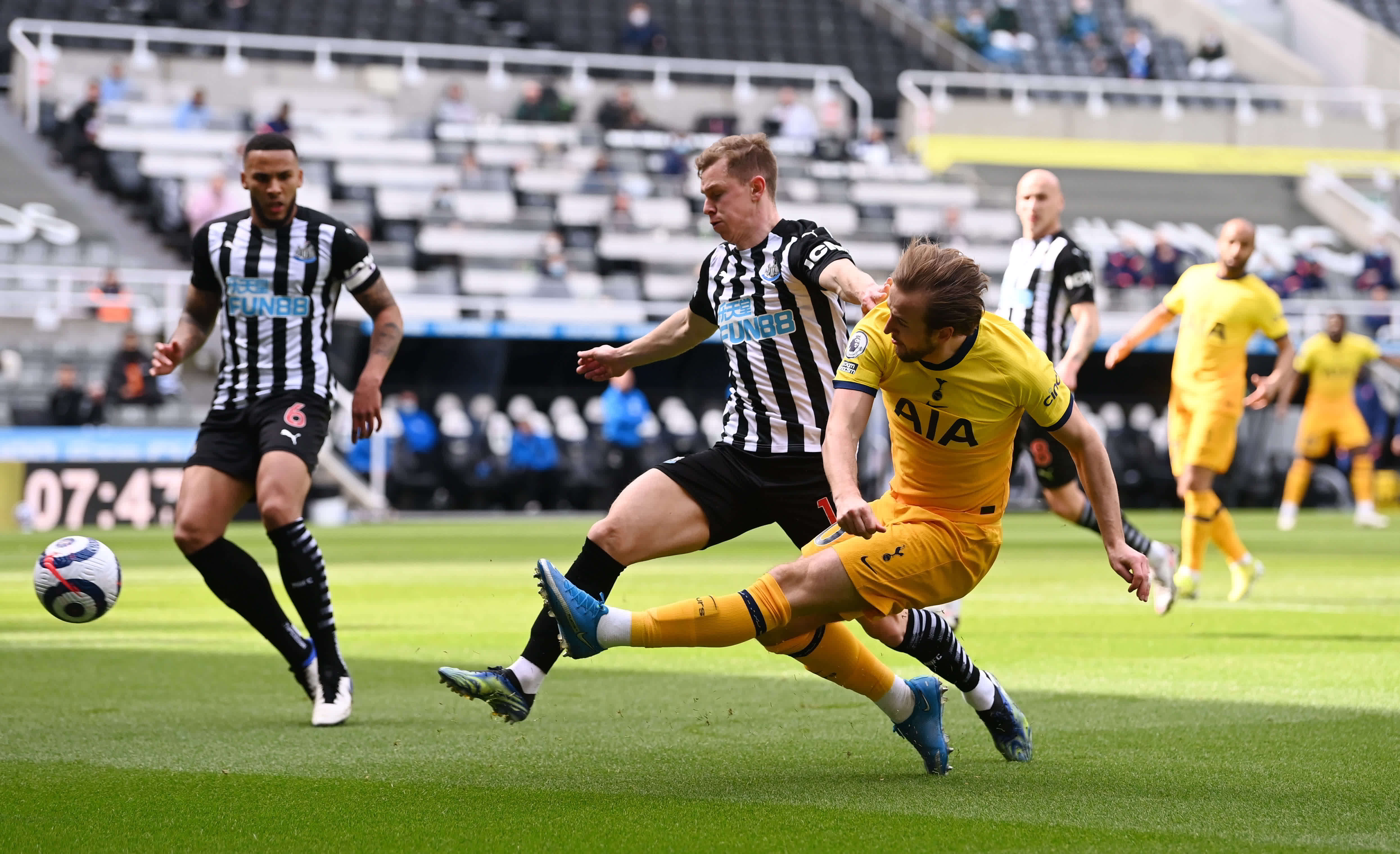 而卢卡斯正 而卢卡斯正